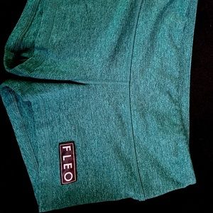 FLEO | Shorts, Small, semi new